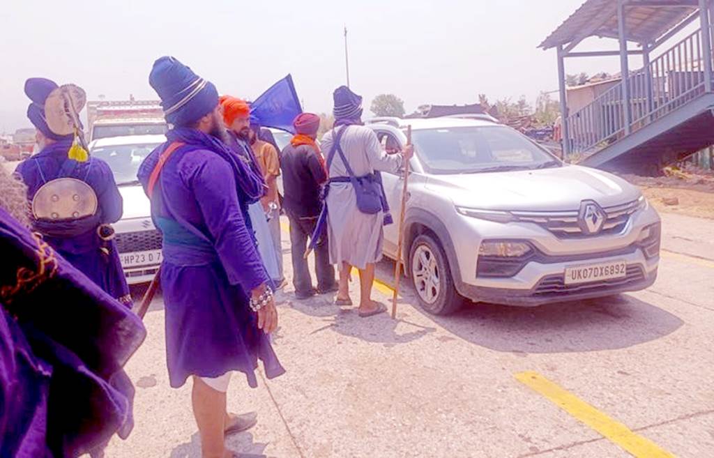 Nihang organizations start Khalsa Tax campaign on KiratpurManali National Highway